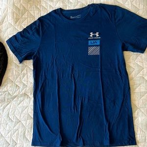 Navy under armour t shirt